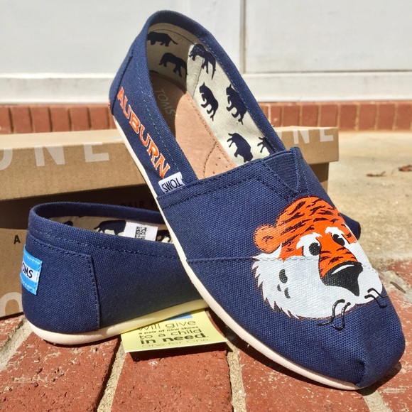 Auburn Tigers college custom hand painted TOMS - Picture 4 of 5
